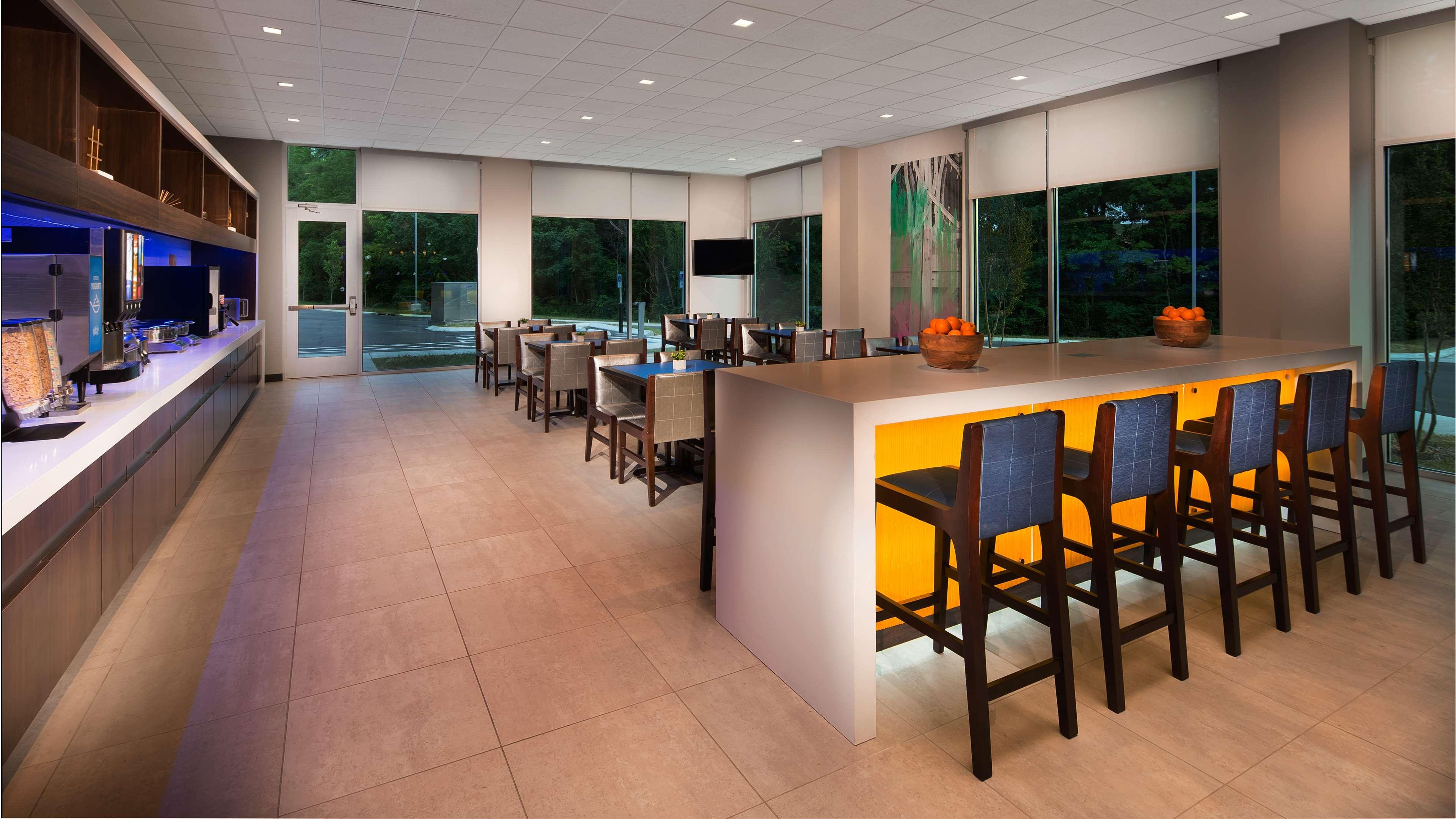 Glo Best Western Nashville Airport Exterior photo